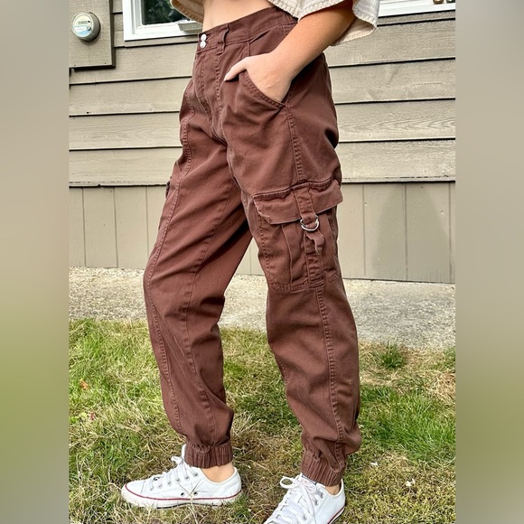 Refuge Dark Chocolate Cargo Pants - Picture 9 of 10